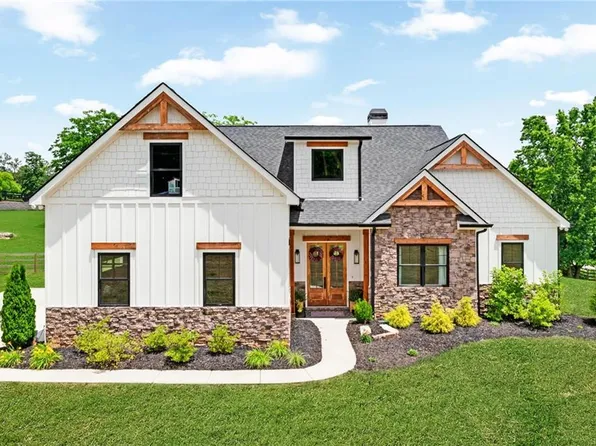 856 Ferguson Pl, Dallas, GA 30132