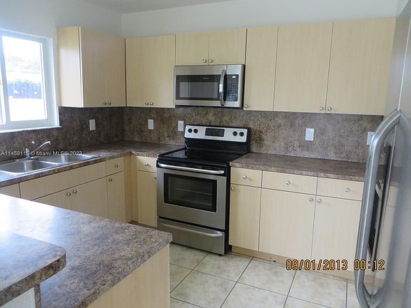 4th image of 2533 NW 179th St #A