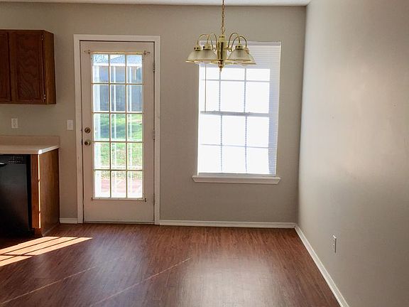 4th image of 1296 N Fieldstone Ave