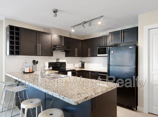 1093 Sunset Dr #306, Kelowna, BC V1Y9Z4