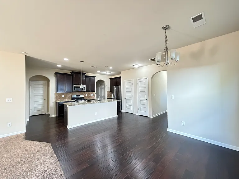 209 Emporia Loop — Photo 7