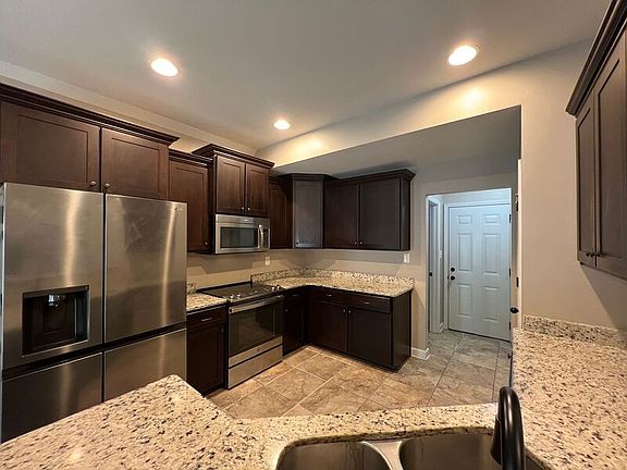 3rd image of 2705 Champion Hills Dr