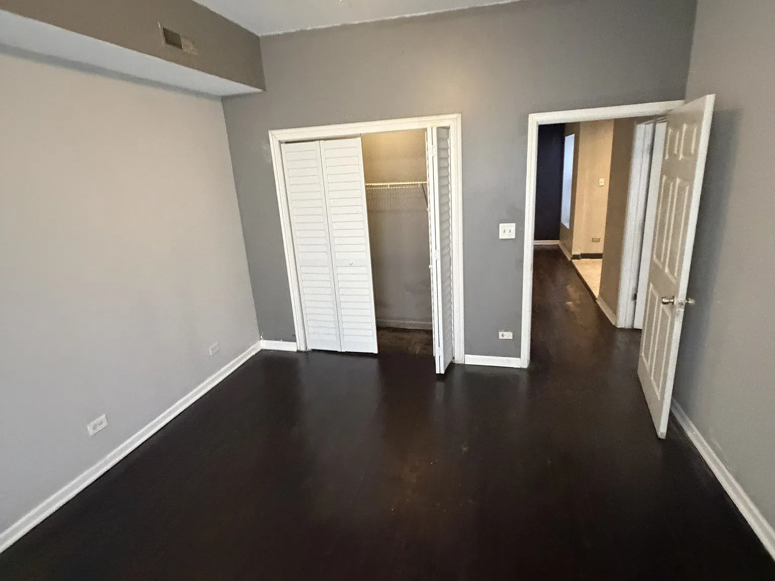 5201 S Calumet Ave — Photo 2