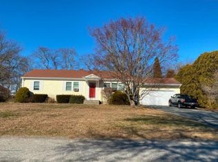 16 Roseland Ter, Tiverton, RI 02878