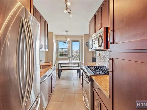 6600 Boulevard East #9F, West New York, NJ 07093