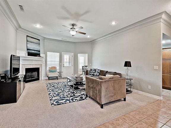 4th image of 204 Windsor Dr