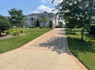 2909 Estates Dr, Virginia Beach, VA 23454