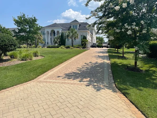 2909 Estates Dr, Virginia Beach, VA 23454