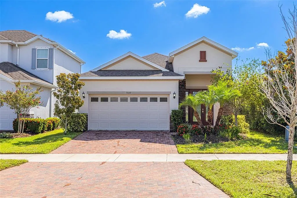 3 bed, 2.0 bath, 1932 sqft, $2,700 — Photo 2