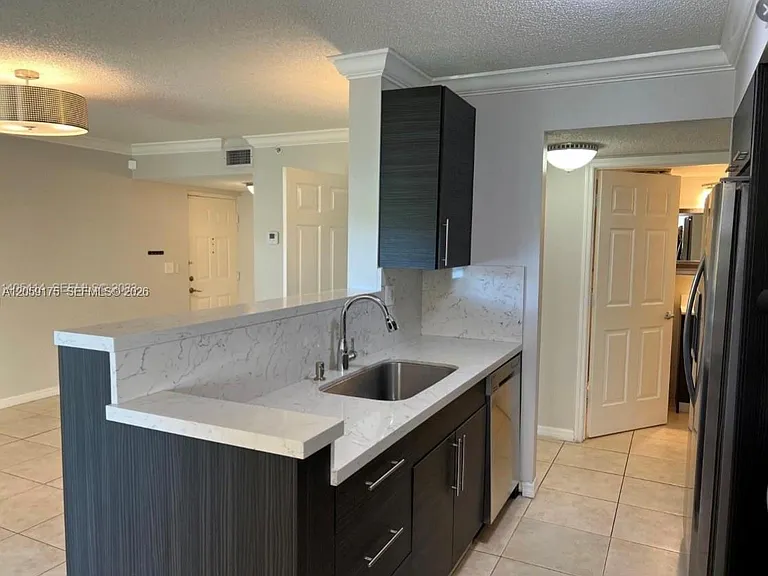 2600 S University Dr #114 — Photo 7