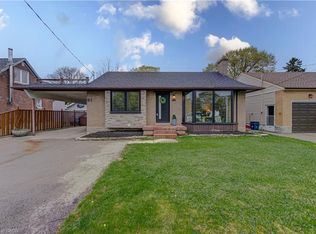 51 Rosemount Dr, Kitchener, ON N2B 1P9
