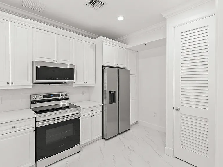 47 SW Osceola St #206 — Photo 8