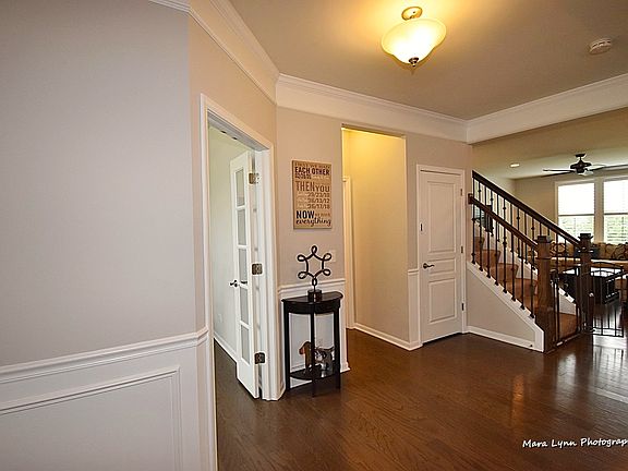 4th image of 744 Glenwood Dr