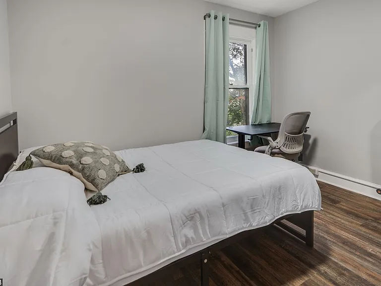 109 Williams St — Photo 149