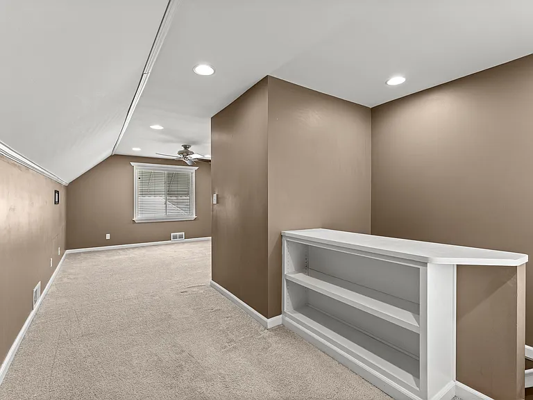 22312 Madison St — Photo 23