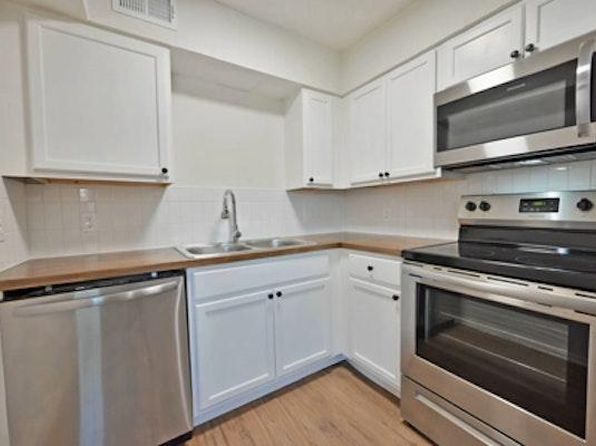 2454 S Zang Blvd UNIT 124