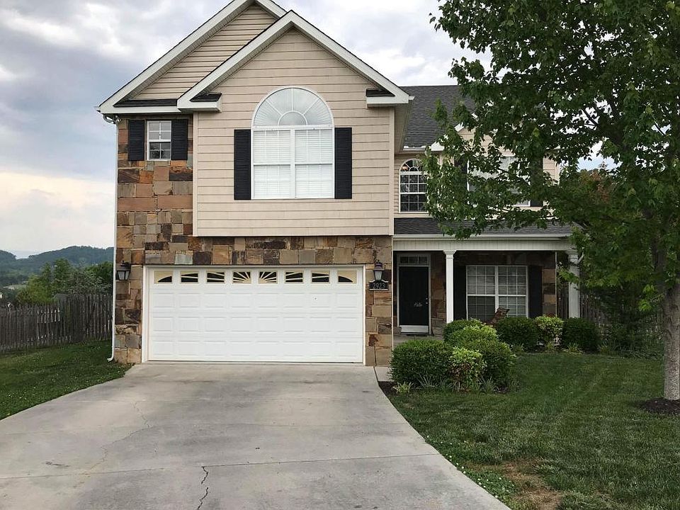 1st image of 2923 Timber Green Ln