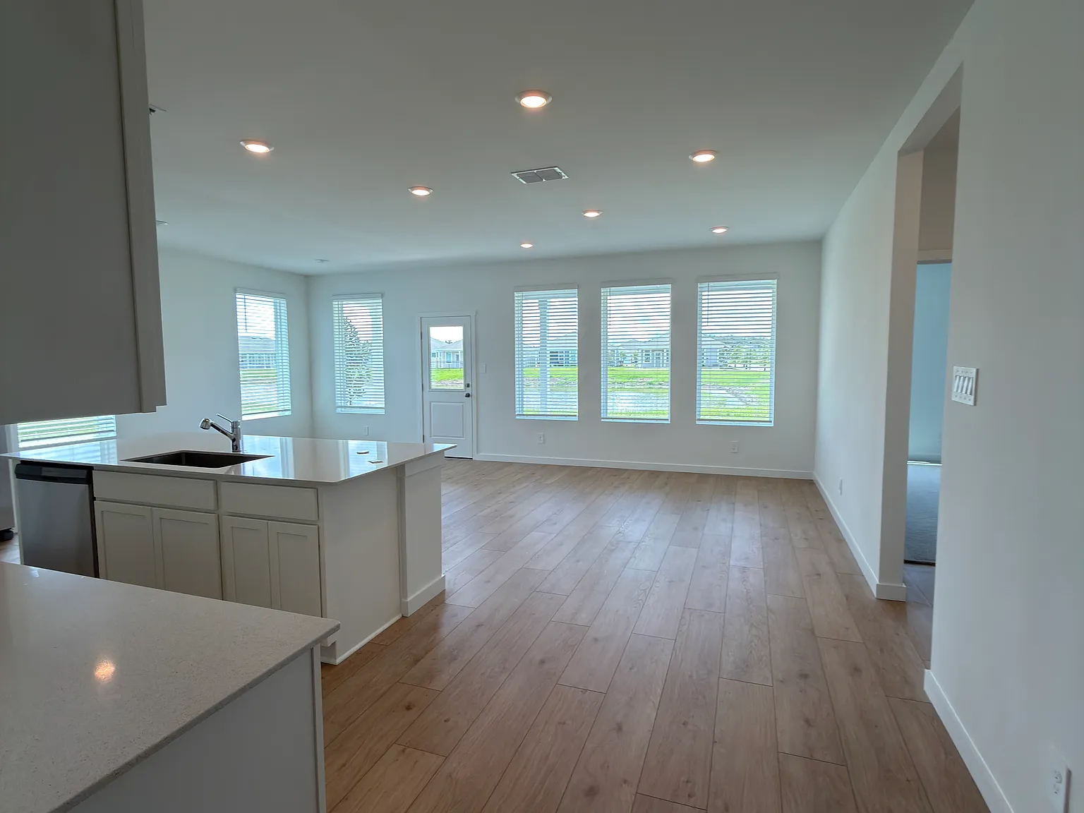 3 bed, 1825 sqft, $2,200 — Photo 3