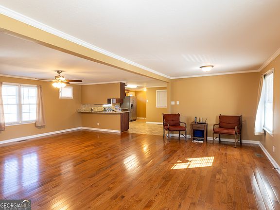 5th image of 3491 Sandy Cir
