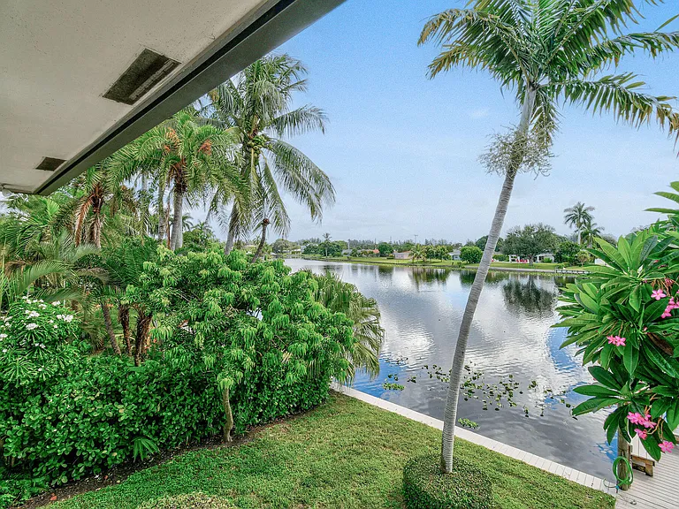 8110 W Lake Dr — Photo 41