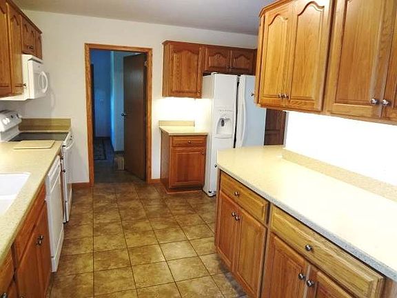 5th image of 8618 Oak Park Cir