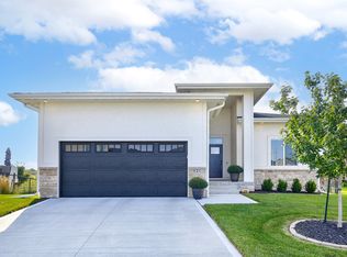 820 Mesa Dr, Waukee, IA 50263