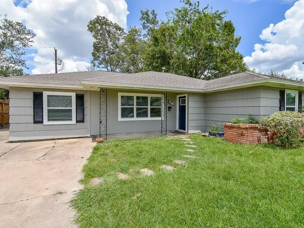 7406 Schiller St, Houston, TX 77055