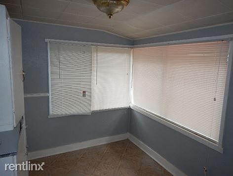 4th image of 1212 E 32nd Ave