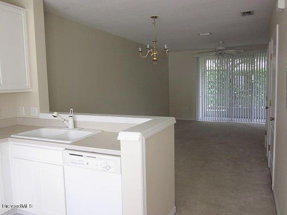 5th image of 1384 Hampton Park Ln