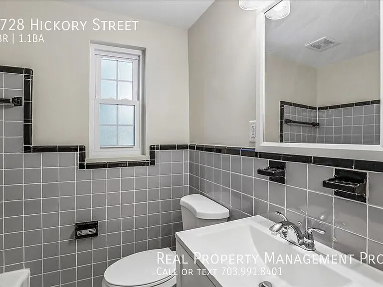 2728 Hickory St — Photo 14