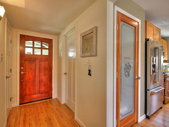 3rd image of 506 Calero Ave