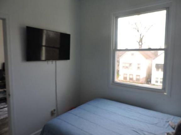 3rd image of 5253 S Hermitage Ave