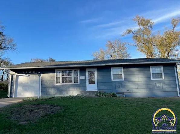 3200 SW 30th St, Topeka, KS 66614