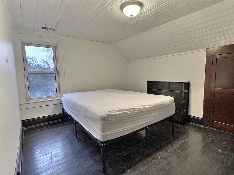 Area you walk into from hallway