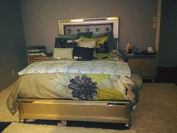 4th image of 2814 Emerald Dr