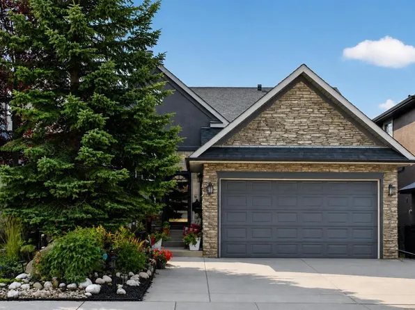 44 N Strathlea Close SW, Calgary, AB T3H 5C6