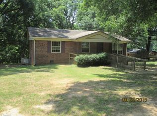 210 Bedford Dr, Eden, NC 27288