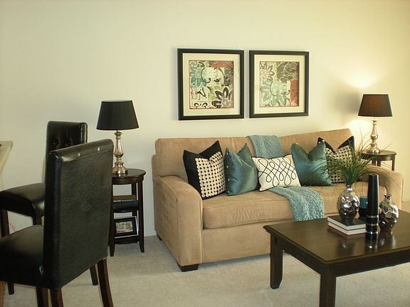 3rd image of 2111 Maverick Dr APT A