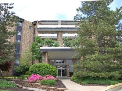 2112 Acacia Park Dr APT 401, Lyndhurst, OH, 44124