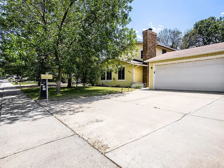 329 Chinook Ave — Photo 5
