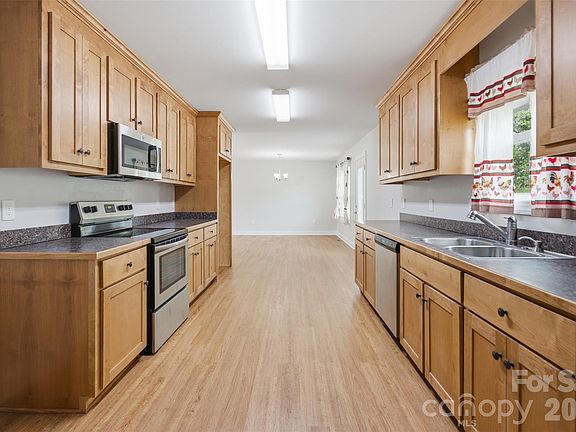 4th image of 127 Quiet Acres Trl #20