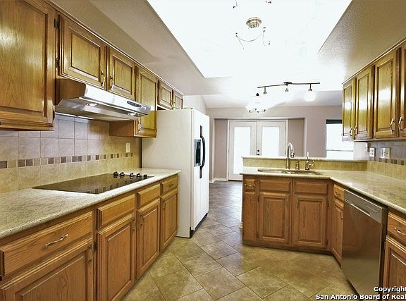 3rd image of 2415 Blue Quail St