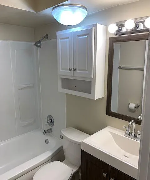740 Lexington Park — Photo 5
