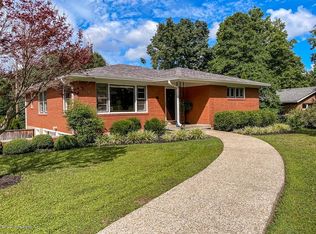 318 Foeburn Ln, Windy Hills, KY 40207