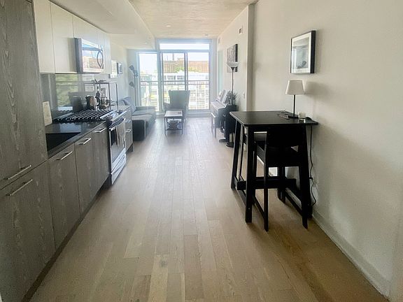 5th image of 665 Kingston Rd #607