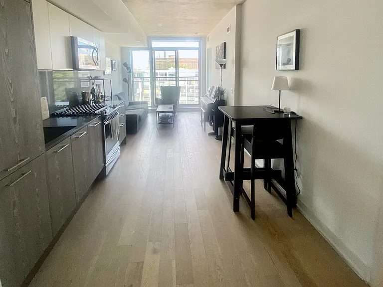 665 Kingston Rd #607 — Photo 5