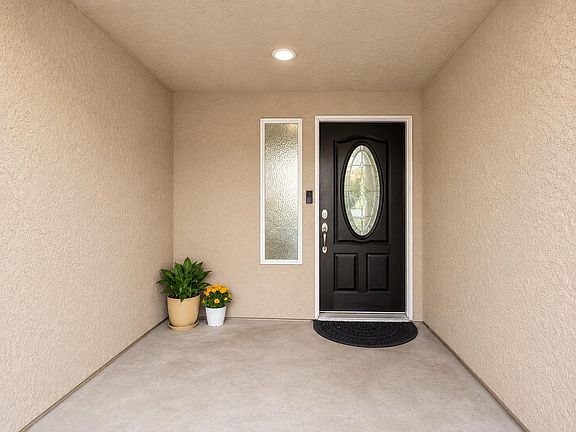 4th image of 1517 Lincoln Ave
