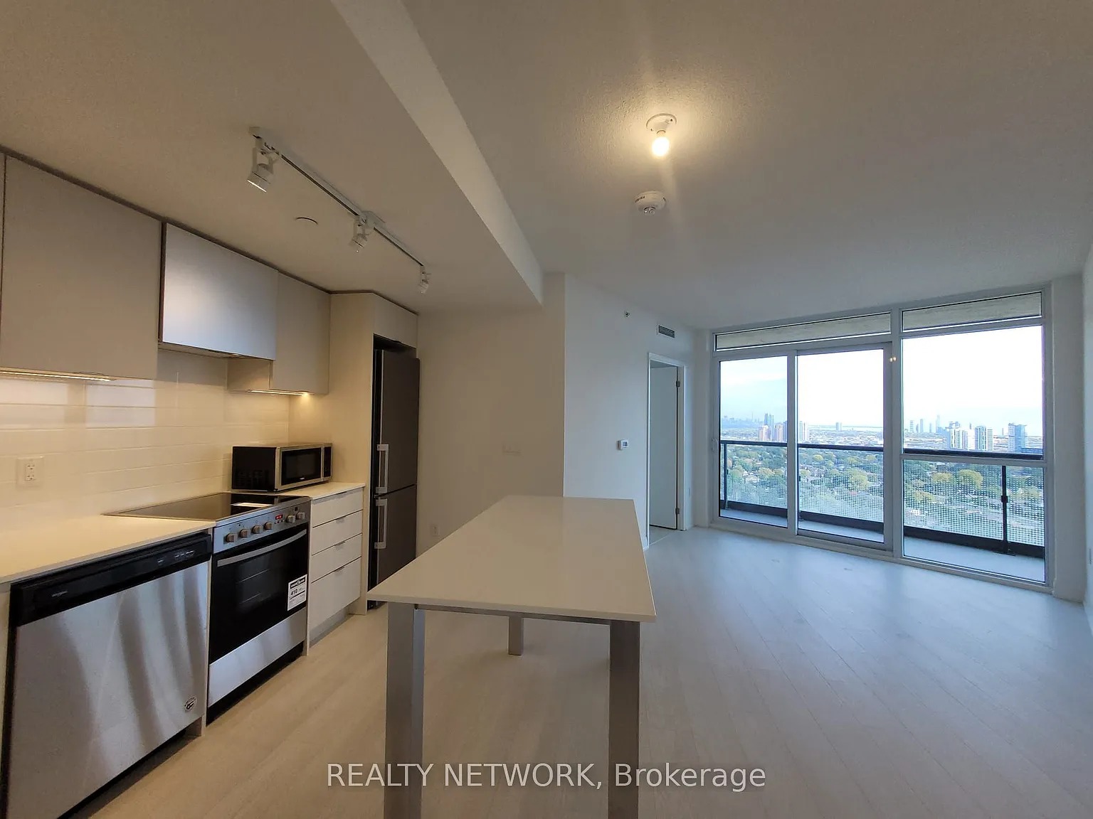 3 bed, $3,250 — Photo 2