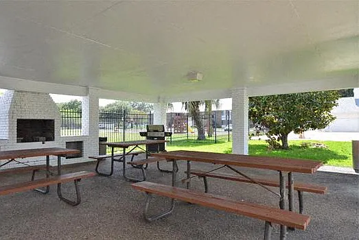 Kings Trail Apartment Homes — Photo 20
