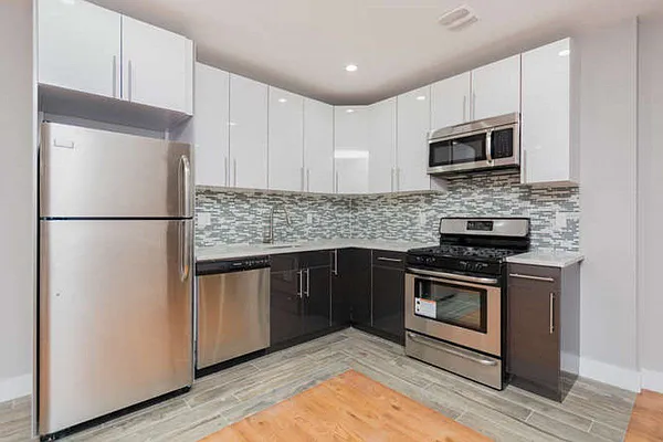 Rented by Bohemia Realty Group | media 11
